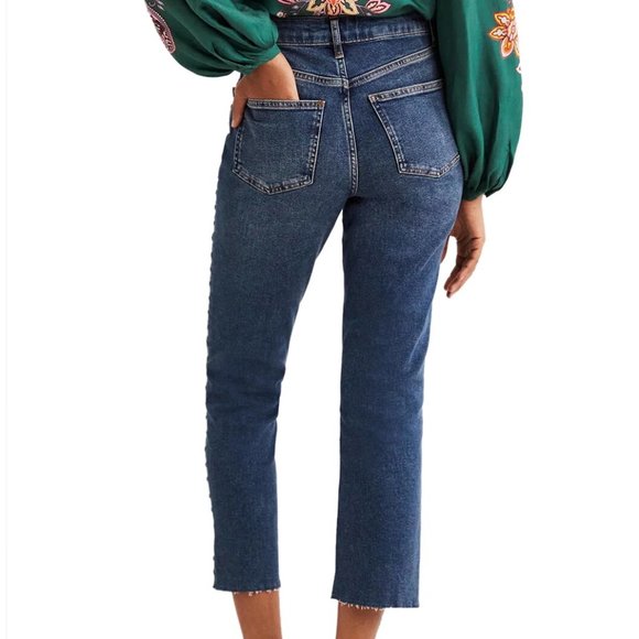 Boden High Rise Relaxed Cropped Straight Leg Raw Hem Studded Jeans Size 16 - Picture 2 of 11